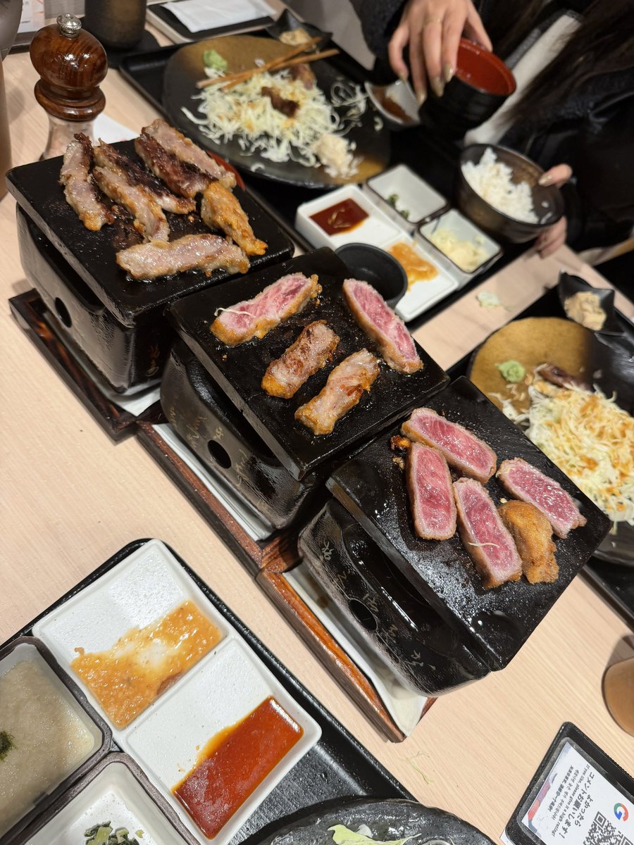 nico_22D's tweet photo. when in japan https://t.co/WOotOfkjfs