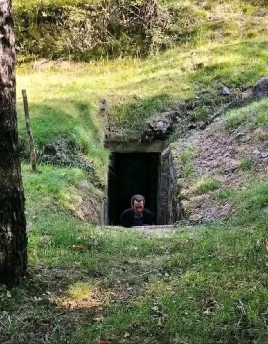 bukujero_1500's tweet image. “Marehemu kabla ya kufariki aliacha treni lenye possible win ya 132m, mpaka sasa cashout inasoma 100m imebakia timu moja mkeka utiki.

Me as marehemu: 😂👇