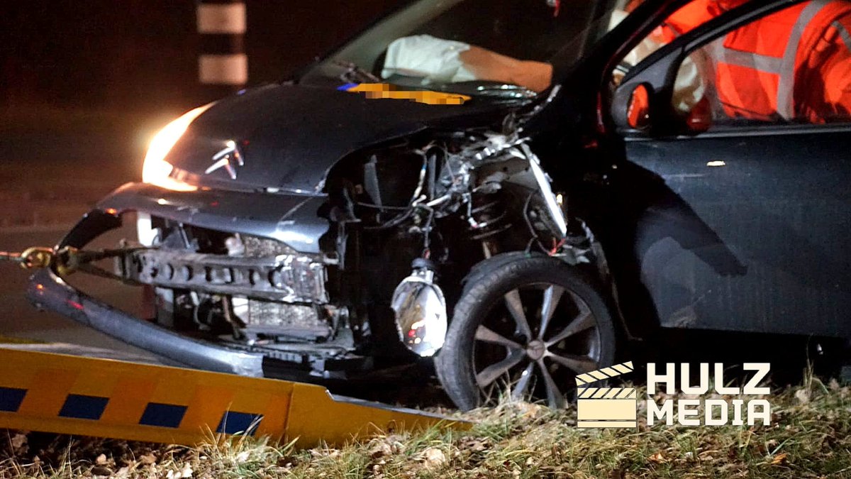 Automobilist gewond na botsing met vrachtwagen