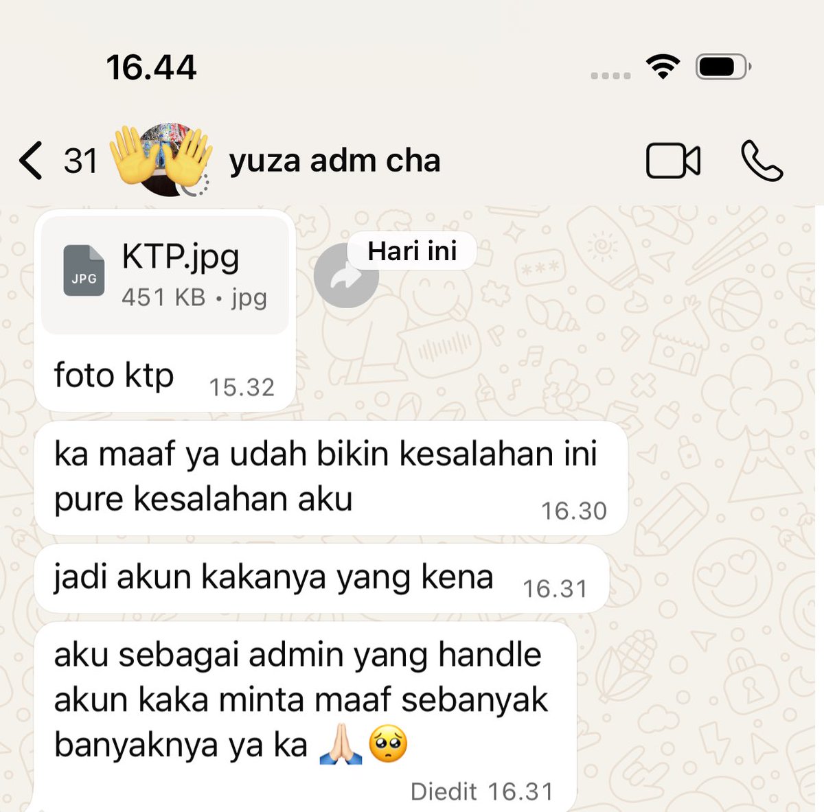 echachaa__'s tweet image. Disini aku sebagai pemilik akun ingin meminta maaf, udah bikin kegaduhan, akun ini dikelola oleh admin aku (ka yuza) aku jujur gatau juga kalau selama ini beliau upload konten sebagian pakai ai, jadi maaf banget udah bikin keributan, kedepannya aku juga akan lebih hati-hati lagi…