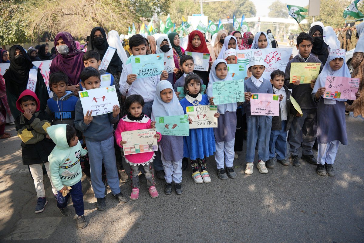 Jamaat-e-Islami marks Kashmir Solidarity Day across Pakistan with rallies, events, and a clear stance:
Kashmir’s right to self-determination is non-negotiable.

 JI for Kashmir.
#KashmirSolidarityDay