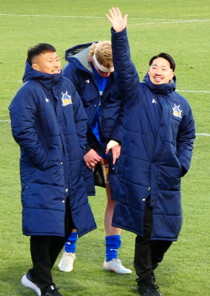 1月24日、熊谷ラグビー場。試合後の #小山大輝 選手と #長田智希 選手