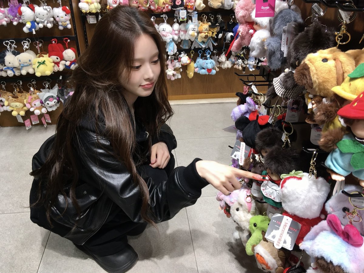 [izME📮]

내가 키링 골라줄게

#izna #이즈나
#BANGJEEMIN #방지민