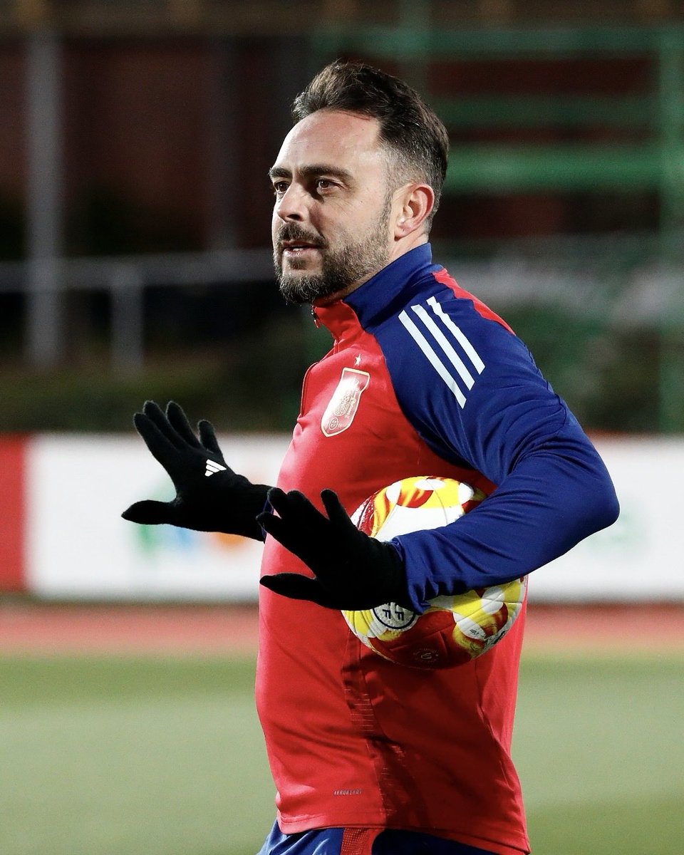 📋 Sergio García da la lista para el Torneo del Algarve.

La <a href="/SEFutbol/">Selección Española Masculina de Fútbol</a> #SUB17 se enfrentará a Portugal, Alemania y Finlandia entre el 13 y el 18 de febrero.

➡️ 𝗖𝗢𝗡𝗩𝗢𝗖𝗔𝗧𝗢𝗥𝗜𝗔 completa, aquí: rfef.es/es/noticias/se…

#NuestraBase