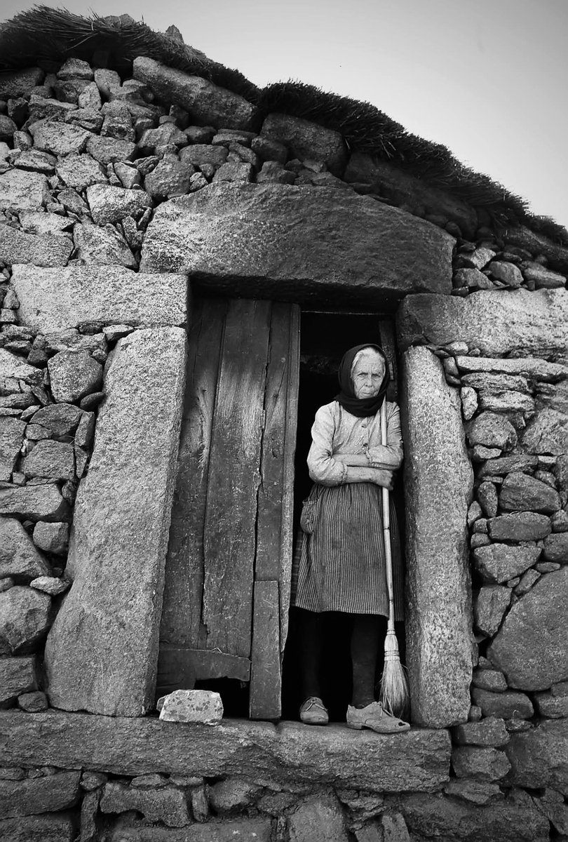 Celorico da Beira.

[📸 Alfredo Cunha]

#PortugalRural