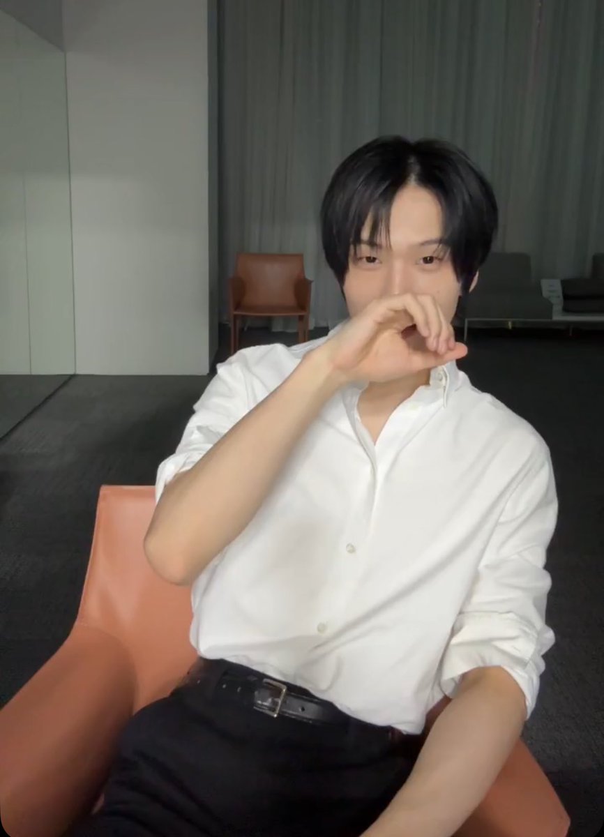 najaeispua's tweet photo. ห้ะะะ จีซอง😭😭😭😭😭😭😭😭😭😭😭😭😭😭😭 หล่อเกินไปมากกกกเปิดมาคือปึ้ง https://t.co/JYN6YN17W9