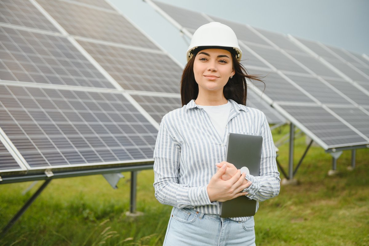 InfoANRE's tweet image. 🔊Prosumatorii din România: un nou record la final de noiembrie 2025!
 📈Conform datelor centralizate de ANRE, la 30 noiembrie 2025, România a ajuns la:
 🔷287.985 prosumatori racordați la rețelele electrice
 🔷3.352 MW putere electrică instalată totală
🔗anre.ro/.../energie-el…