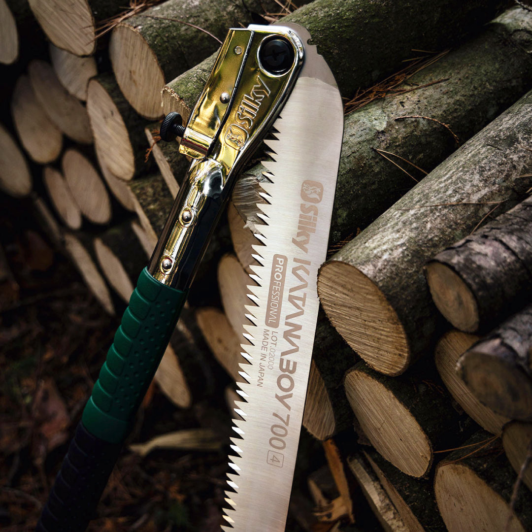 Chainsaw cutting power in a portable handsaw 🪵

👉 Re-sharpenable nickel-plated blade
👉 Limited lifetime warranty against defects in material and workmanship
👉 Handmade in Japan 🇯🇵

📲💻 radmoretucker.co.uk/shop/forestry-…