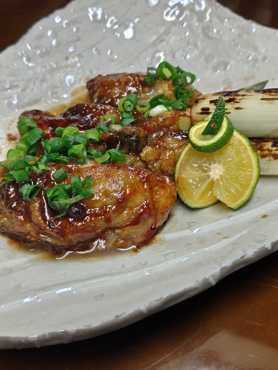 kisobaseisuke's tweet photo. ☆生そば清助で御座います。

冬の旬の食材を使用したメニューは2月下旬で終了予定です。
牡蠣も2月下旬で終了となります。
写真は
【牡蠣と白葱の鍬焼き】
【菜の花天麩羅】
です。
牡蠣の天麩羅と十割蕎麦のセットなども御座います。
終了前に是非ご賞味下さい。

#生そば清助　#名古屋市東区橦木町 https://t.co/rcKNPtFVuA