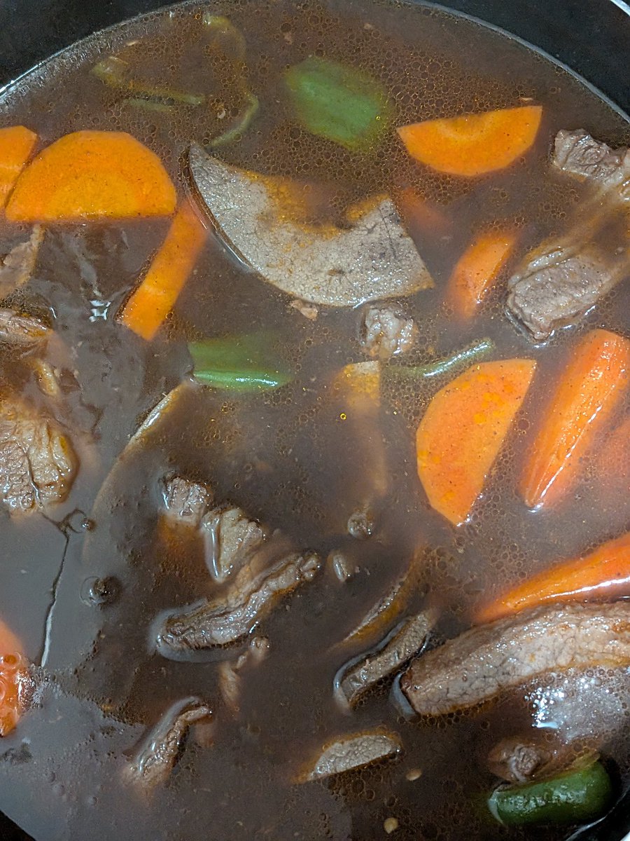 夕飯🍚
牛肉の赤ワイン煮込み🍷🐮