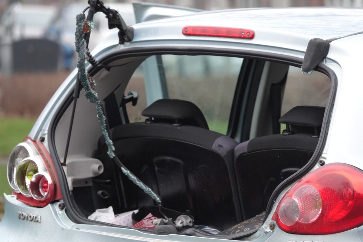 Kop-staartbotsing op rotonde in Zwolle