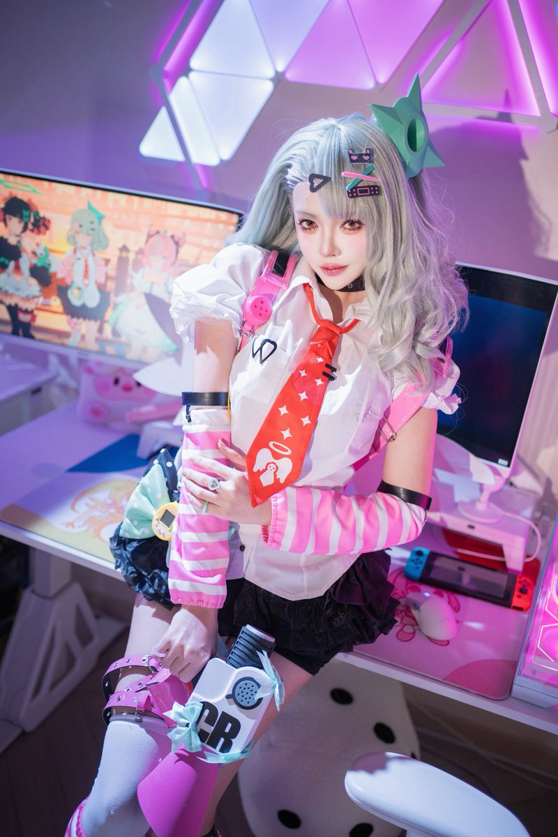 Munoko5's tweet photo. Are you ready to cheer for our performance~? ✨💖🎤
I’m most excited to roll for Sunna!!
But…oh no, I might just get them all. 👁️👄👁️
You receive a special code 🔥 ZZZ26DELUSION

#zzzero #Sunna #ZenlessZoneZero #sunnacosplay #千夏 #妄想天使 #Angelofdelusion https://t.co/nDGGJc2Cl3