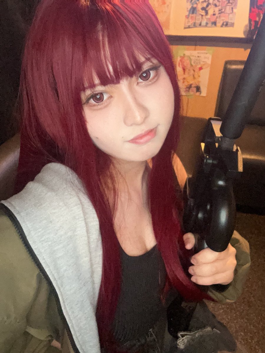 ツイート遅れました😭💦
今日は武装day‼️‼️
サバゲーしてそうな女に見える❓🤔
るなちゃんと23時までだょ❣️