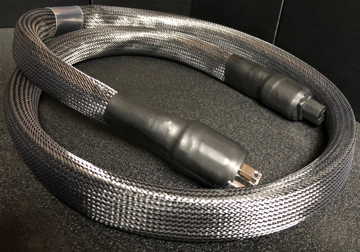 Silver Running
Σ-1電源ケーブルキットのレビュー
兵庫県在住　M様

Σ-2電源ケーブルを試聴し、せっかくならとΣ-1電源ケーブルを購入しました。
Σ-2でも十分過ぎるほどよかったレンジ、情報量、スピード感はさらに良く、加えてΣ-1では解像感や立体感が増して圧倒されました。
↓続く