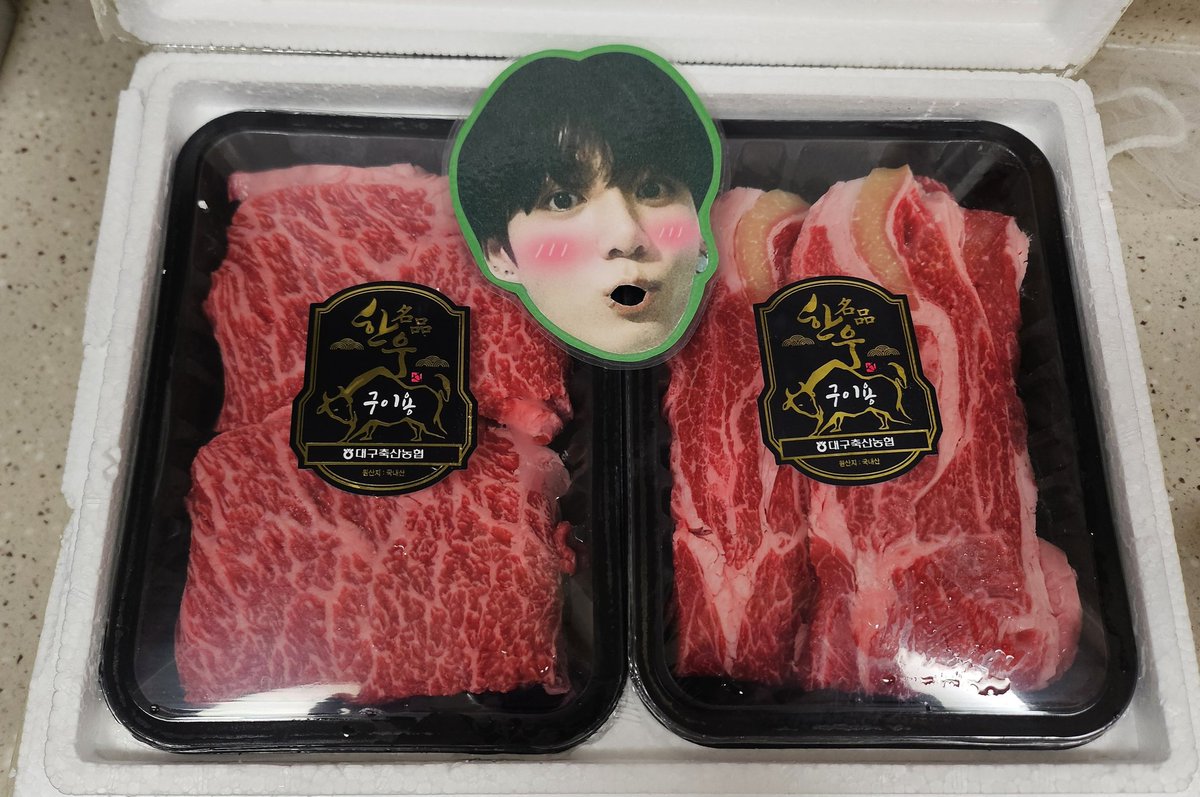hs0702an's tweet photo. 열심히 운동하기~
여기저기 많이 가려면 체력은 필수😂
더이상 아프기싫다ㅠ😭
착한 아미님들 지나가다 나보이면 나좀 주어가줘요🤣🤣 https://t.co/wVxAsuwYZi