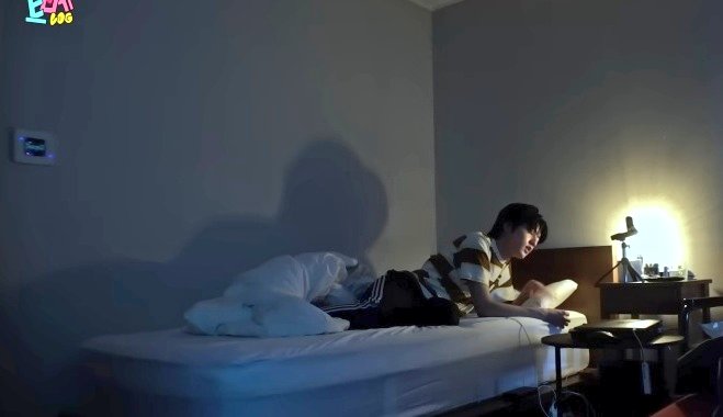 Bayangin kasur ny sesempit ini auto nempel bgt dah mrka brdua 🫠🫠🫠