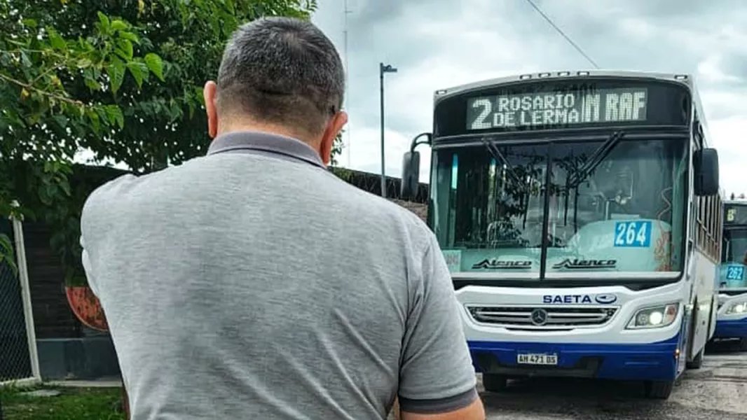 La AMT dispuso mediante orden regulatoria la obligatoriedad de los controles a los choferes de colectivos

Más información 👇
salta.gob.ar/prensa/noticia…