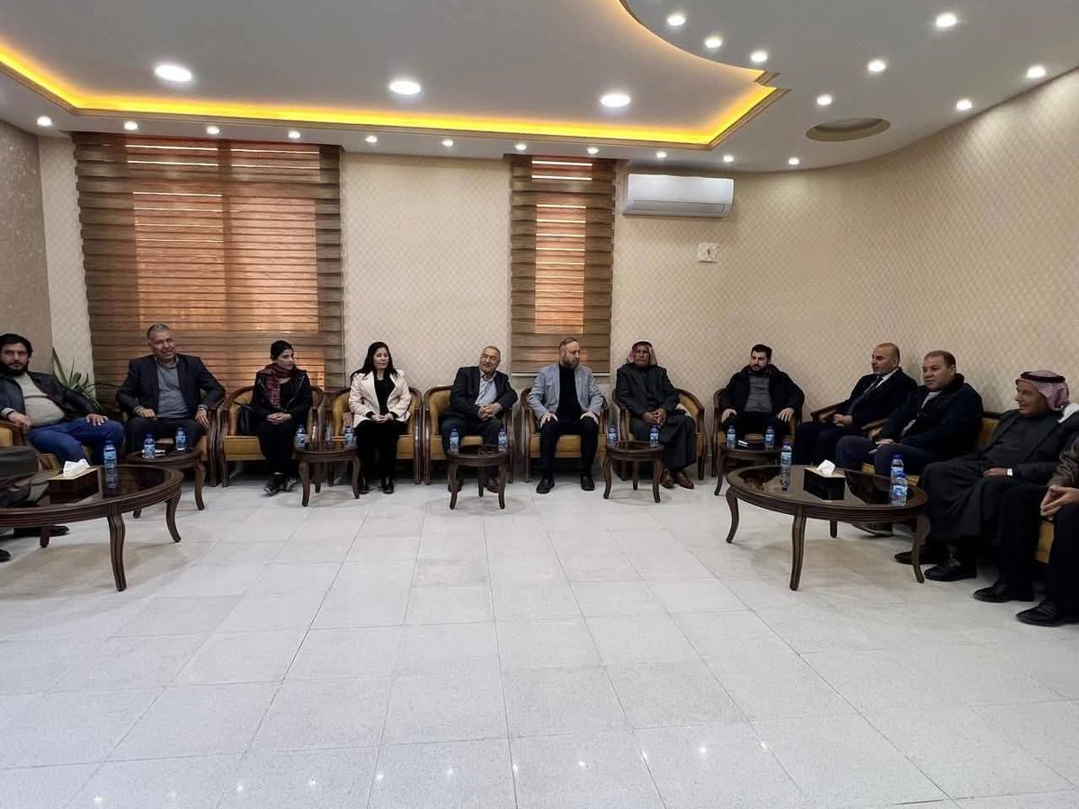 kawan1008's tweet photo. وكالة أنباء هاوار..
الاجتماع الذي عقدته إدارة #كوباني في محافظة #حلب

خلال الاجتماع نوقشت العديد من القضايا، منها:

· الحصار المفروض على كوباني.
· نقص المياه والكهرباء والإنترنت.
· أوضاع المهجّرين وعودتهم إلى قراهم. https://t.co/inL08uzf1h