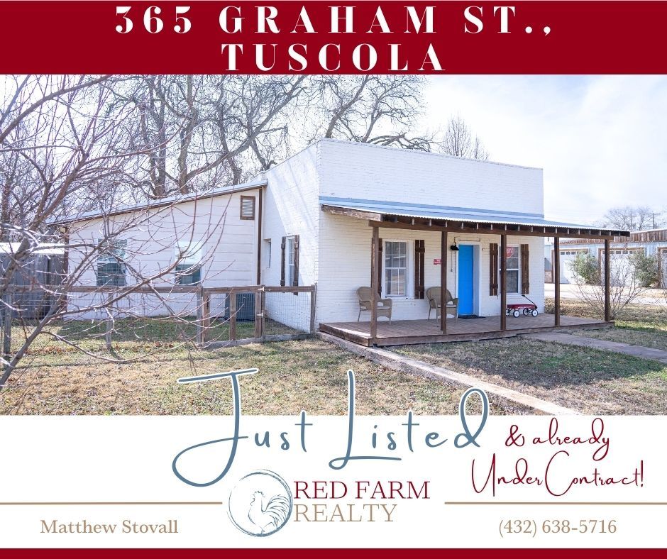 redfarmrealty's tweet image. NEW LISTING → UNDER CONTRACT IN 24 HOURS! 🏡
Historic downtown Tuscola gem on Graham St! 3BD/2BA fully renovated w/ new electric &amp;amp; PEX plumbing, high ceilings w/ original pressed metal, claw-foot tub, workshop, fenced yard &amp;amp; carport. $285K
#RedFarmRealty #TuscolaTX #RedFarmWay