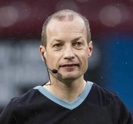 I cant wait to here your version of the Tavernier incident, come on when are you going to deal with these incompetent referees or should I say cheats Beaton, McLean and Dickinson this is embarrassing if you can't demote them I think you should resign  immediately