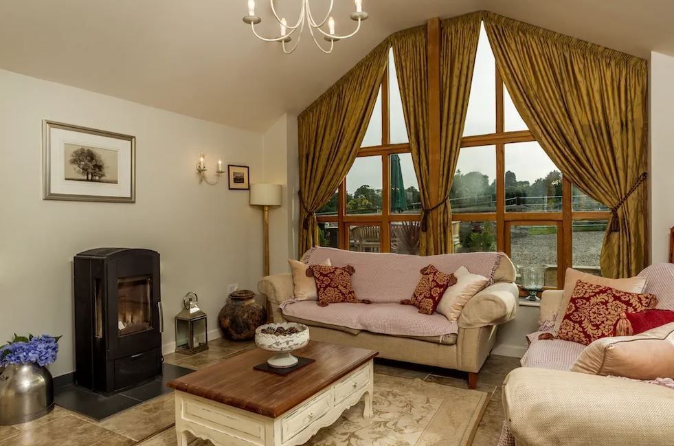 TheHolidayCots's tweet image. ⭐ Barncottage Availability ⭐  

13th - 16th Feb, £390 (£130 per night)
20th - 23rd Feb, £390 (£130 per night)
27th Feb - 2nd Mar, £390 (£130 per night)

Half Term - 16th - 23rd Feb, £840 (£120 per night)

🛏️ Sleeps 4
theholidaycottages.co.uk/gloucestershir… 

#HalfTerm #Availability #BookNow