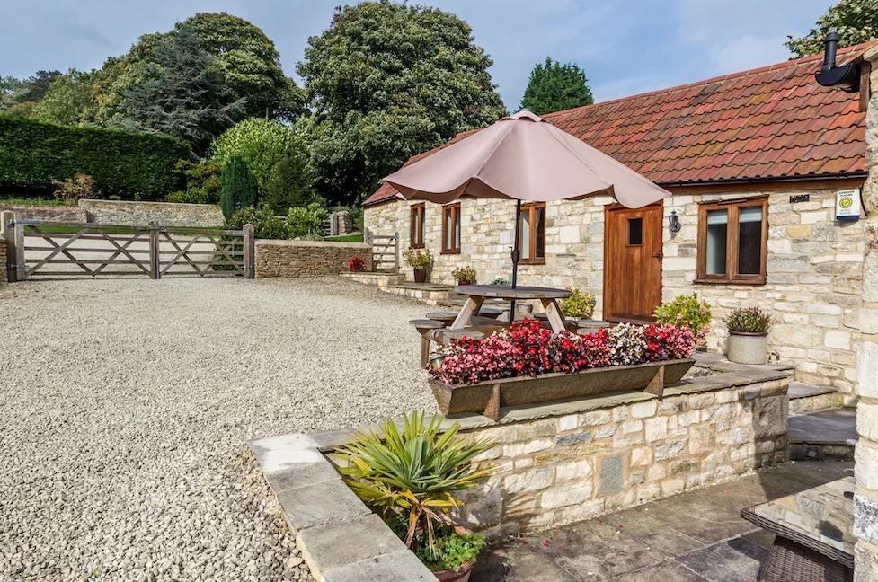 TheHolidayCots's tweet image. ⭐ Barncottage Availability ⭐  

13th - 16th Feb, £390 (£130 per night)
20th - 23rd Feb, £390 (£130 per night)
27th Feb - 2nd Mar, £390 (£130 per night)

Half Term - 16th - 23rd Feb, £840 (£120 per night)

🛏️ Sleeps 4
theholidaycottages.co.uk/gloucestershir… 

#HalfTerm #Availability #BookNow