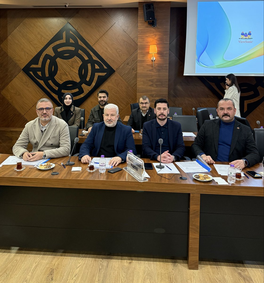 Konyaaltı Belediyesi Şubat ayı Meclis toplantısında alınan kararların İlçemize hayırlara vesile olmasını diliyorum.