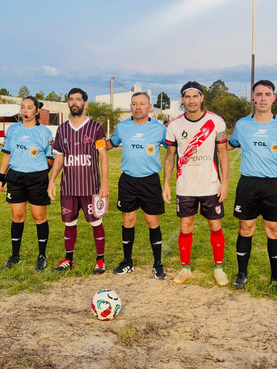 Lanús de Concepción del Uruguay tiene que viajar a Santa Elena para jugar contra Camba Cuá (del Zungui Blanco) la revancha de 1/8 de final de la Copa Entre Ríos. Por la distancia (casi 600 km), el micro les sale una fortuna y están organizando una movida para recaudar fondos. (+)