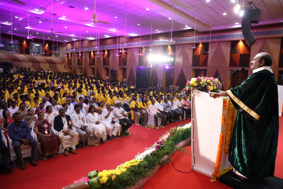 auvcochennai's tweet image. Caps up, futures ready! 🎓
Congratulations to the graduating class of 2025 from CEG, Anna University.
Go shape the world. 🌍
#CEG #AnnaUniversity #GraduationDay #ClassOf2025