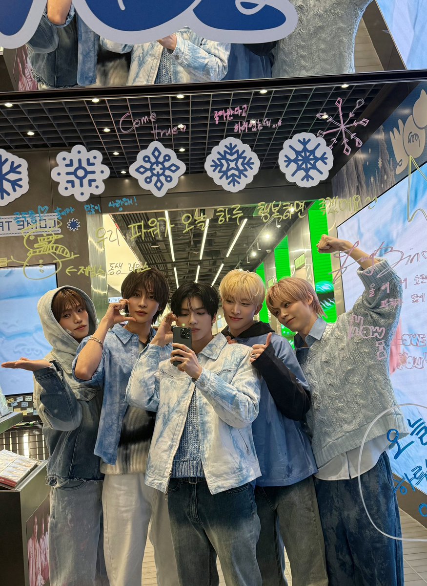 POW_grid's tweet image. [#JUNGBIN]
파우 왔다감☺️
우리 파워가 늘 행복만 하길🤍❄️
#POW #파우 #정빈 #ComeTrue #컴트루