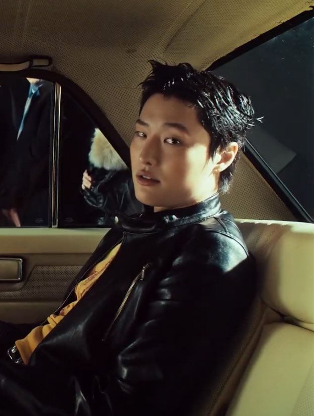 PopBase's tweet image. WOODZ unveils the tracklist to his upcoming album ‘Archive. 1’:

#1. 00:30
#2. Super Lazy
#3. 하루살이
#4. 화근
#5. Human Extinction
#6. 비행
#7. Bloodline
#8. Downtown
#9. STOP THAT
#10. NA NA NA
#11. 몸부림
#12. BEEP
#13. Plastic
#14. GLASS
#15. CINEMA
#16. 사모
#17. To My…