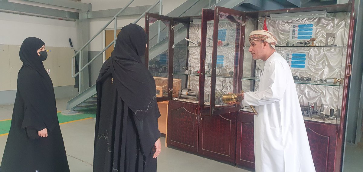 الكلية المهنية بصور tweet media