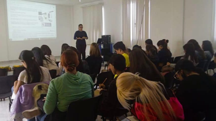 🔉 Por estos días inició en la provincia de Granma, un curso de formación de Ejecutivos Comerciales 🧑‍💼👨🏽‍💼, capacitación medular para la incorporación de jóvenes preparados 💪 al trabajo en el territorio.
#EtecsaConCuba 🇨🇺