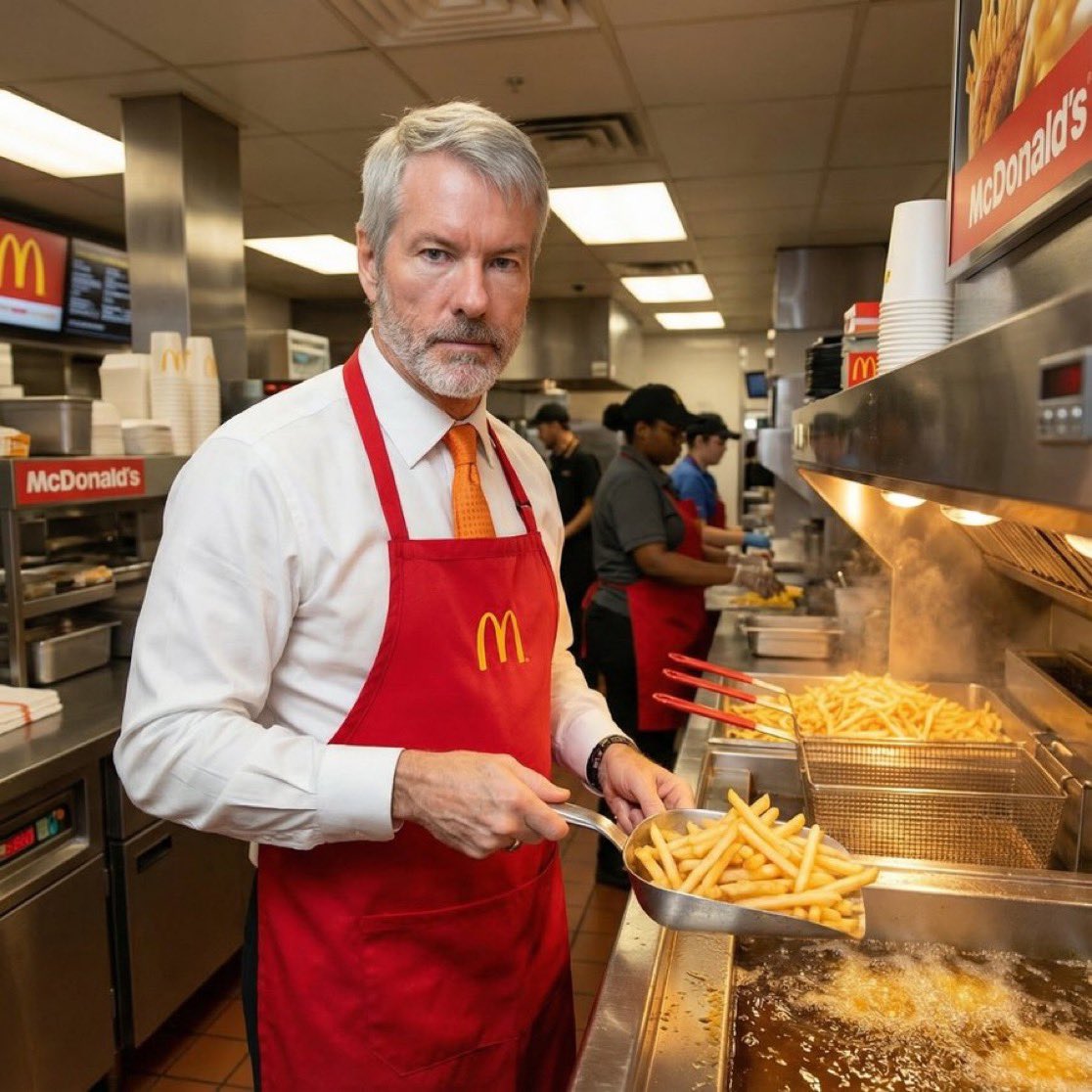 putyourfries's tweet photo. Saylor got his new job https://t.co/gegEHw2ziV