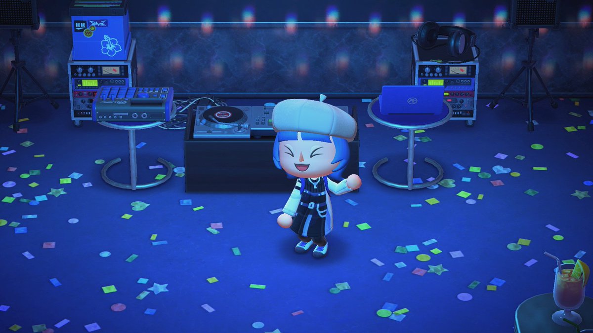 cupcake18429's tweet photo. @lyee311140 Thank you for the outfit! Its so cute! https://t.co/oJnkUrpwSD