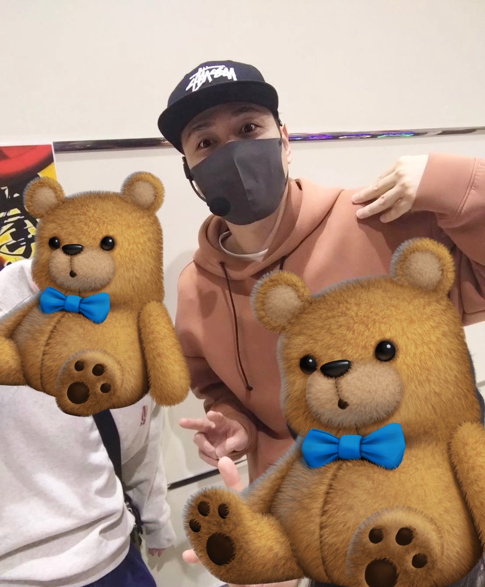 サトシさんからハナ姉って言われるくらいハナしか打ってなくて。
わたしもAT機打ってるの見るの2回目なんです。
それで万枚ってちょっと意味わからんですw
おめでとうございます\( ˆoˆ )/

お寿司奢っていただきました🫶
ご馳走ですぅ😋

たこさん、もうわたしよりヒジのファンですよね？w