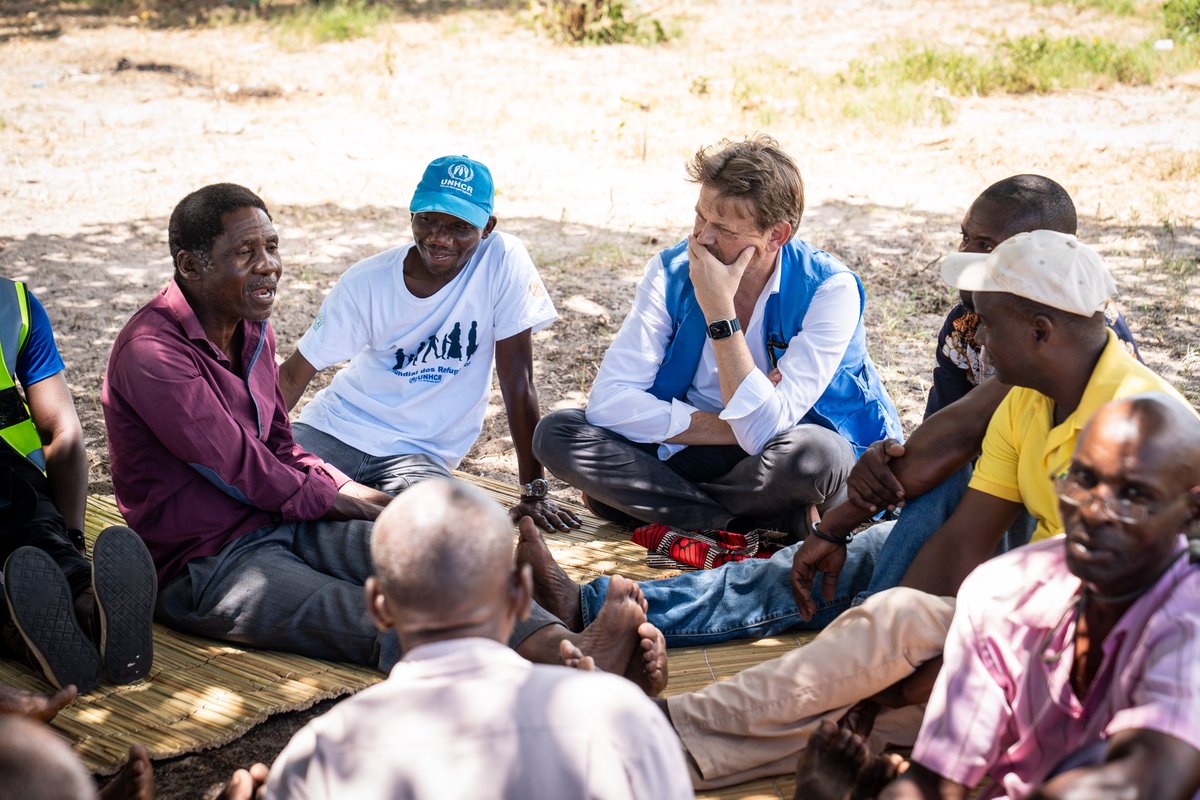 IOM_Mozambique's tweet photo. Today in Chókwè, Gaza Province, IOM and UNHCR representatives meet with government, partners and spent time with families living in the largest displacement centre — listening to their experiences, concerns and hopes for the future. https://t.co/409FPxTTTZ