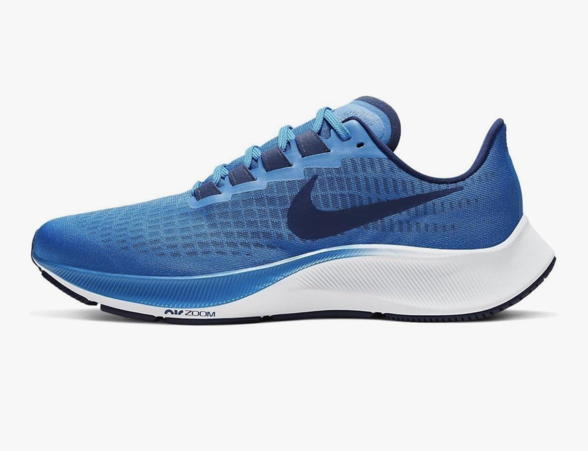 東高円寺駅から荻窪の間のどこかの道でNIKEのスニーカーが落ちているの