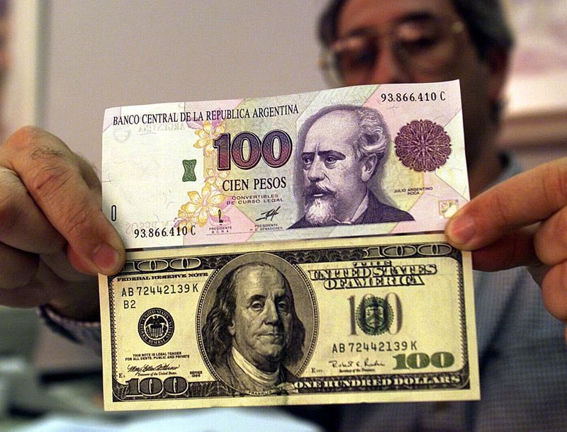 NekoSama83's tweet photo. @fiio1905 Es un testimonio de que la política se preocupa más por bajar una línea ideológica que por proteger el valor de la moneda.
Ese billete alguna vez valió 100 dólares, hoy si lo veo en el piso no me agacho a levantarlo… https://t.co/lIVdHZcJrD