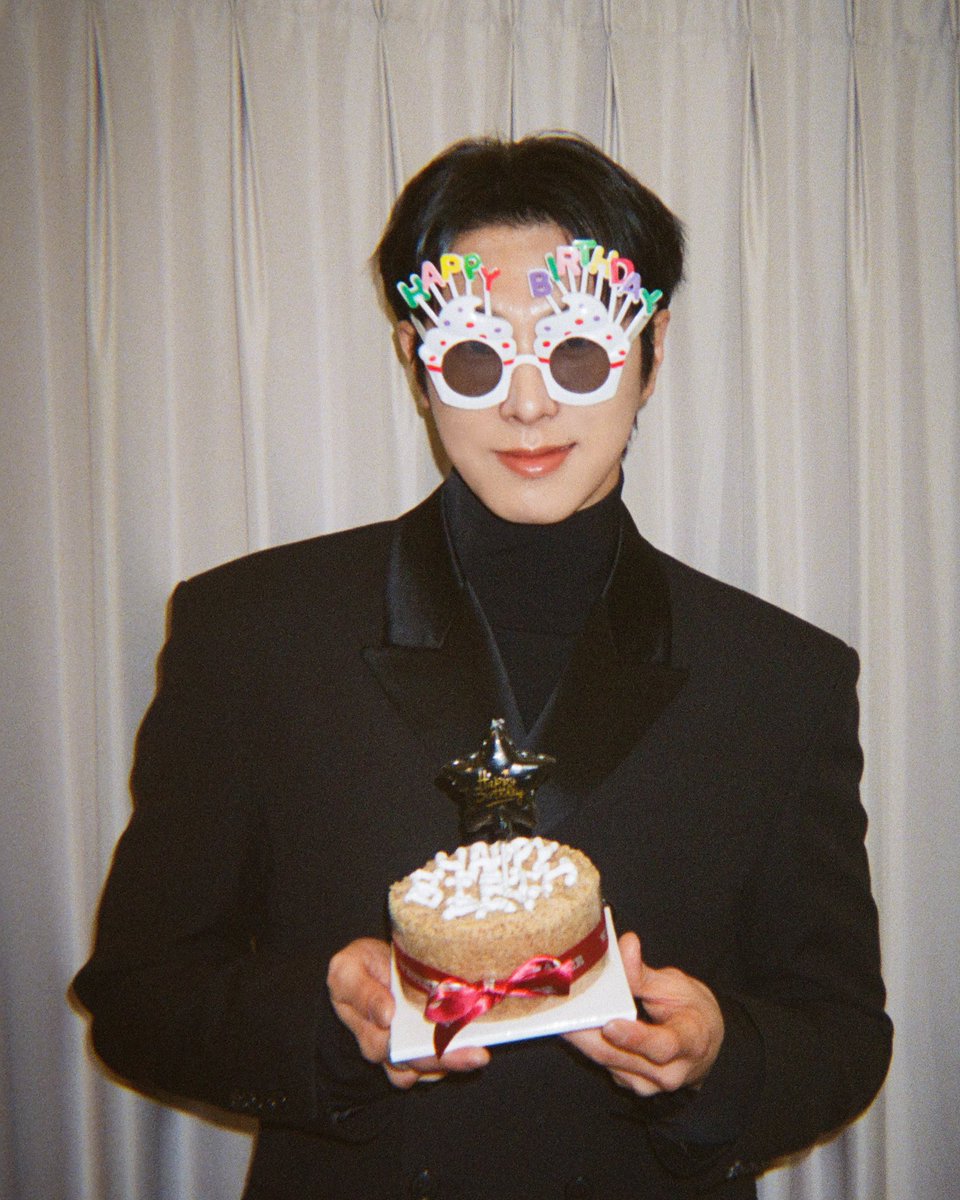 เค้กก้อนเล็กมาด สสวกค่ะพี่ยุนโฮ❤️🎂 #HAPPYUKNOWDAY