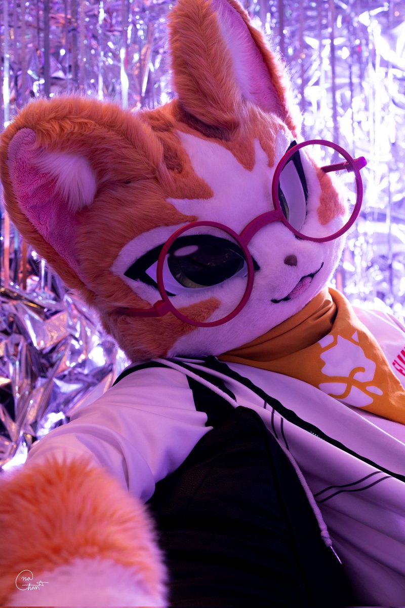 "시간있어? 아껴써~"
#FursuitFriday 
#fursuit