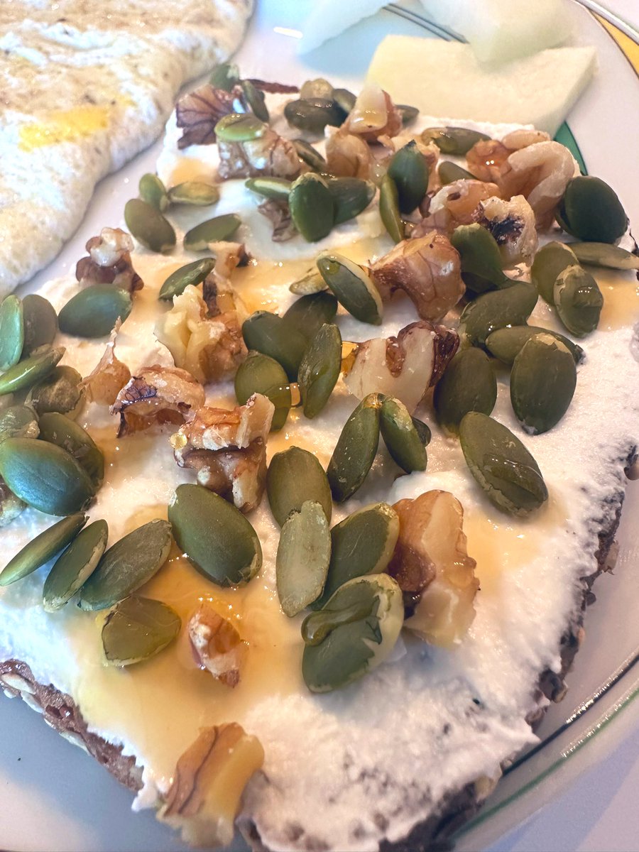 free_style_chef's tweet image. Hubby says restaurants would charge $40-$50 for this breakfast. 

Do you think so?

Sourdough toast with whipped ricotta, walnuts, pumpkin seeds, &amp;amp; honey. Two egg omelet cooked in butter &amp;amp; stuffed with cheddar. High protein milk coffee.

#brekkie #goodfood