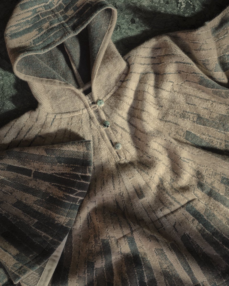 Moncler's tweet image. The gift of warmth.​

​A snow-decked weekend in Aspen with our global Moncler Grenoble community presented an unforgettable opportunity to share warmth with friends. Exclusive custom ponchos from Sat Hari and Brad Pitt’s God’s True Cashmere embodied softness and protection,