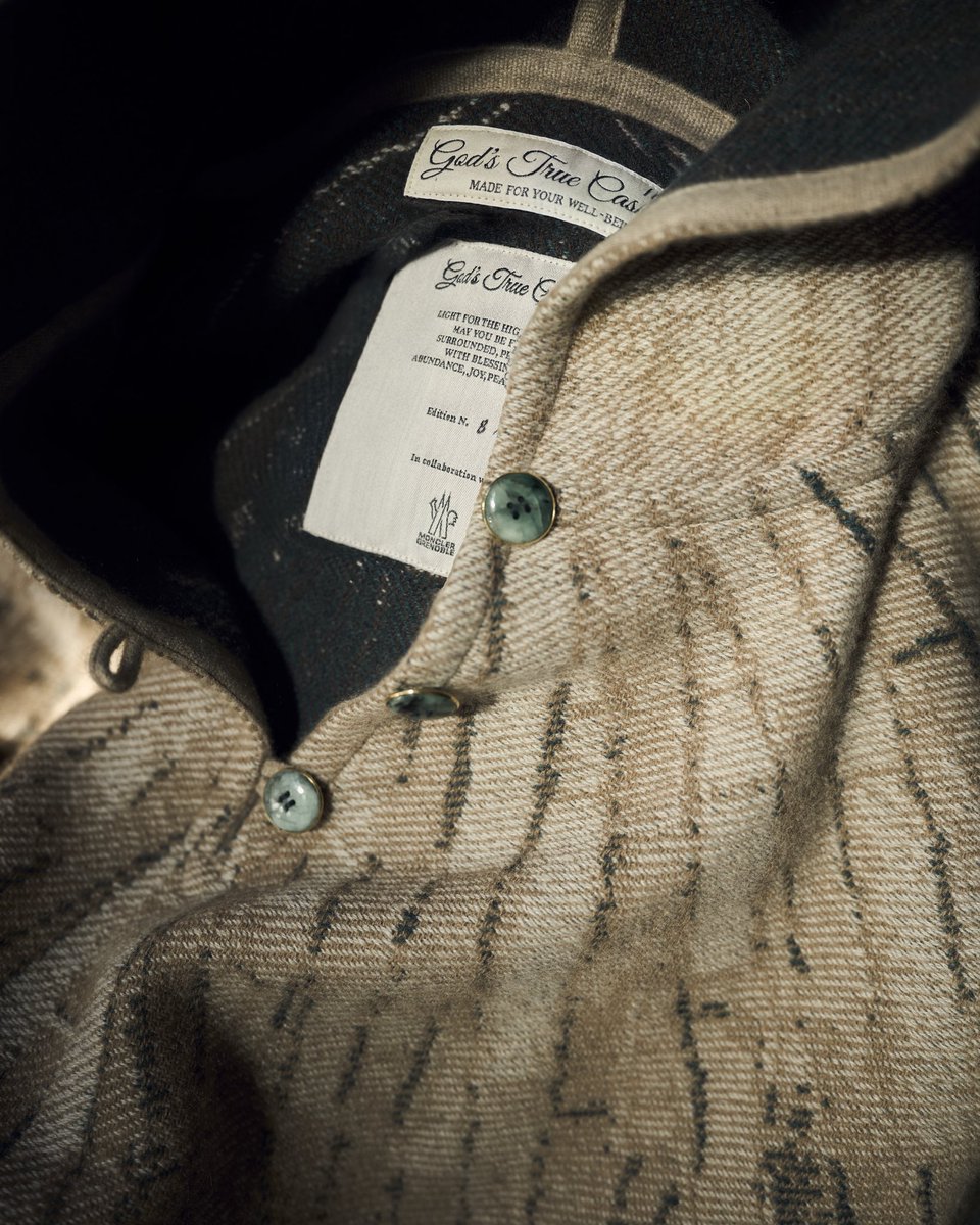 Moncler's tweet image. The gift of warmth.​

​A snow-decked weekend in Aspen with our global Moncler Grenoble community presented an unforgettable opportunity to share warmth with friends. Exclusive custom ponchos from Sat Hari and Brad Pitt’s God’s True Cashmere embodied softness and protection,