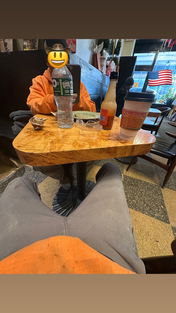 SlipperyJit87's tweet photo. 5$ coffee from a lesbian w my 50 year old coworker really making up for getting absolutely bent over at work today, so glad my college degree is really going to use https://t.co/AV7CCx6Qtz