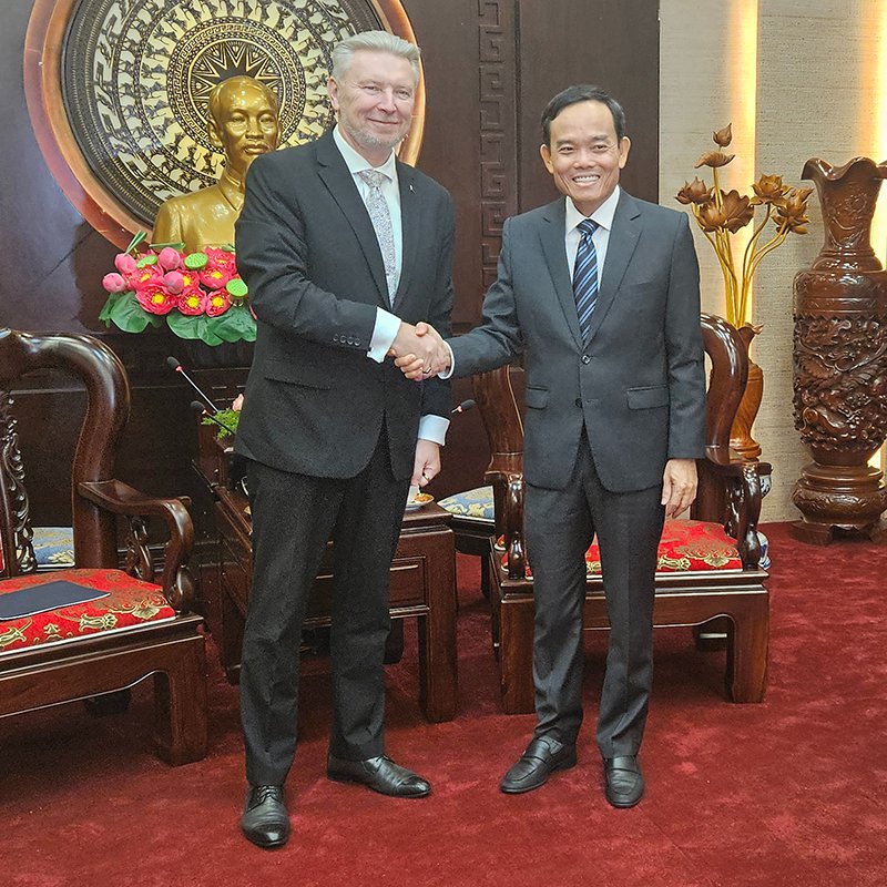 TP.HCM | Đã diễn ra cuộc gặp giữa Tổng Lãnh sự 🇧🇾 A. Sidoruk và Bí thư Thành ủy TP.HCM Trần Lưu Quang. Trong khuôn khổ cuộc gặp, hai bên đã thảo luận về hợp tác liên vùng, kinh tế–thương mại và nhân đạo.
Trọng tâm: phtriển hợp tác giữa Minsk và TP.HCM 🇧🇾🤝🇻🇳