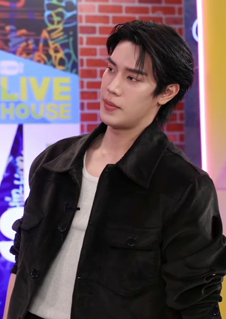 Baju nya mirip 🤧

GREAT X LIVEHOUSE

#GMMTVLiveHouse #grtsp