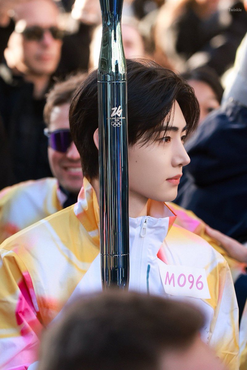 ชั้น emotional กับเส้นทางชีวิตซองฮุนมากจีง ๆ อะ ภุมิใจทุกครั้งที่อ่านชีวประวัตินาง ไม่ใช่ใครที่จะเป็นแบบนี้ได้จีง ๆ อยากให้คนเอาชีวิตนางไปทำหนังมาก นักกีฬาตุวจิ๋ววางมือมาแข่งเซอไวเวิลเดบิวต์เป็นเมมเบอร์เอนไฮเพนที่ตอนนี้กำลังถือคบเพลิงโอลิมปิก😭😭😭