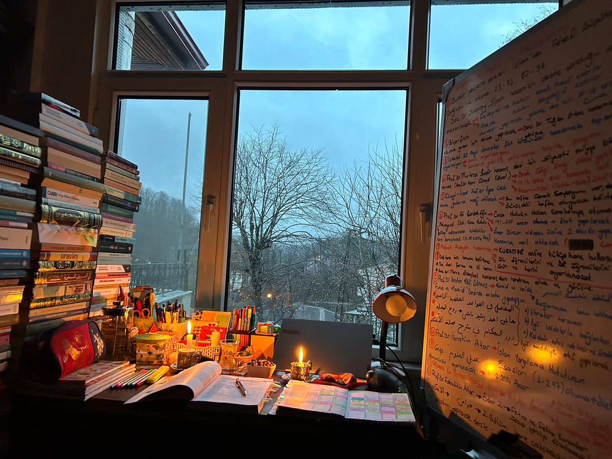 mukaddesdrk's tweet photo. ◾️”Beni dost olarak kaybetmeniz
Düşman kazandığınız anlamına gelmez
Sizi her zaman afiyette görmek isterim
Ama benim masamda değil” :)

◾️”İnsanlar hayatında
Sizi nereye koyuyorsa
Siz de onları tam oraya koyun” :)

HEDEF yolculuğunda
Hayatınızın merkezine
Lütfen kimseyi koymayn📚 https://t.co/syU9z3e7tp