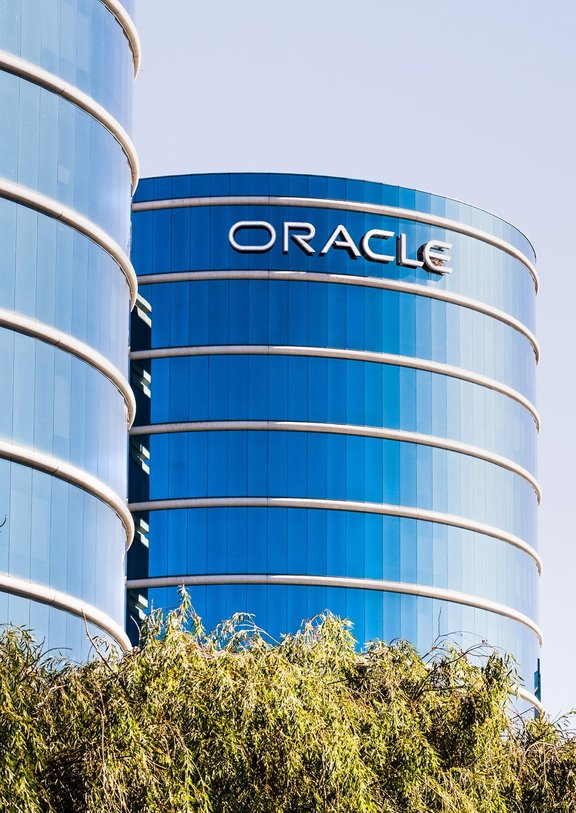 🦔 Banks are trying to find buyers for tens of billions of dollars in loans tied to Oracle's data center projects. At least $56 billion worth of construction loans backed by Oracle's future leases have been given investment-grade ratings to attract insurers and private credit